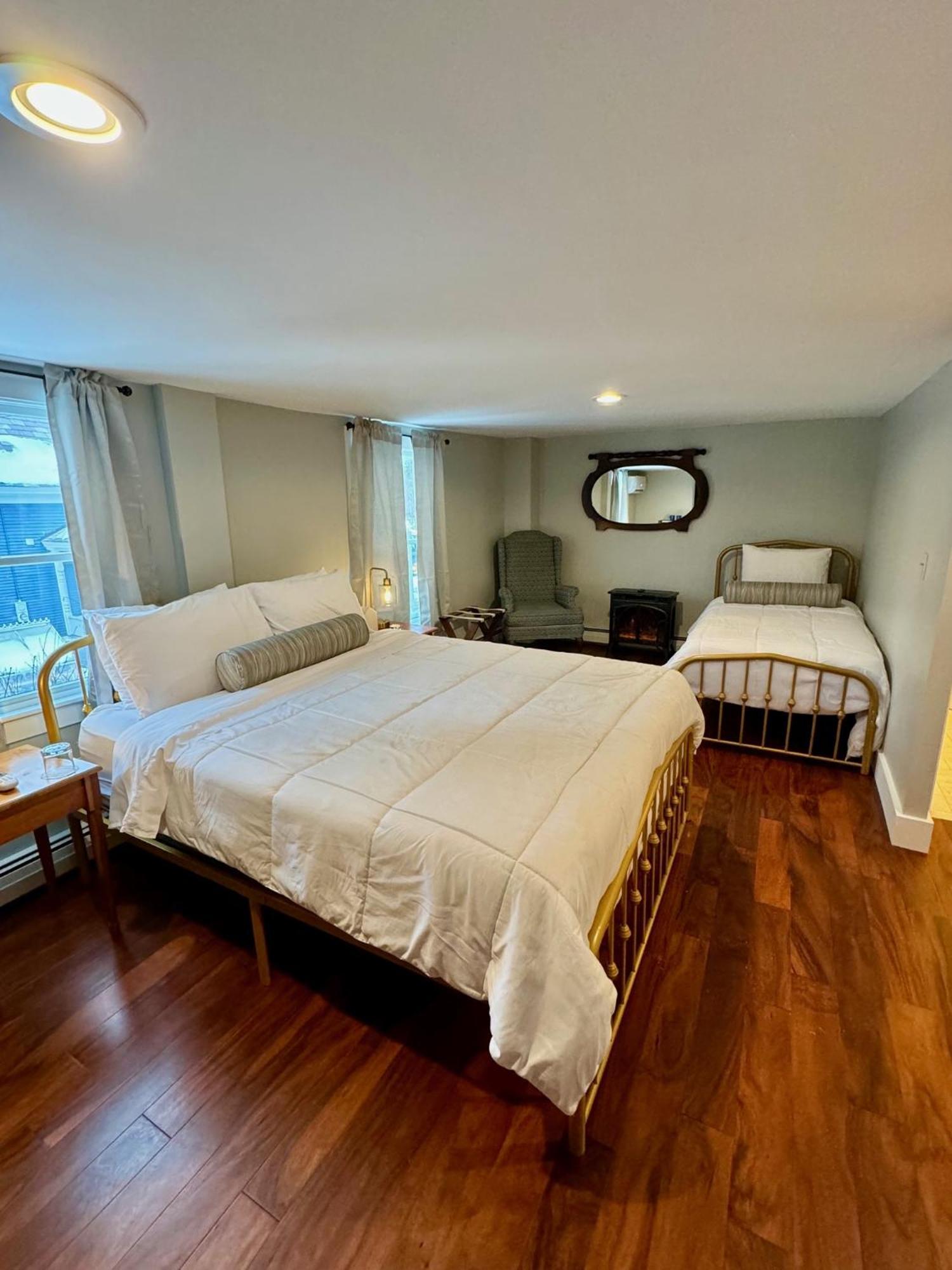 Chester Inn Ngoại thất bức ảnh
